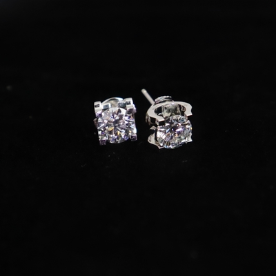 Classic 1 Carat Lab Grown VVS 1 Round Cut Diamond 18K Gold Stud Earrings Wholesale Jewelry for Weddings and Parties Men Women