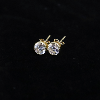 1 Carat Lab Grown Diamond 18k Yellow Gold Stud Earrings for Sale