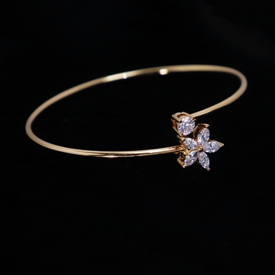 Customized 18K Gold Flower Diamond Bracelet IGI GIA Lab Grown Diamond for Engagement or Wedding Banquet Fine Jewelry