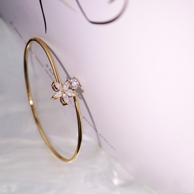 Customized 18K Gold Flower Diamond Bracelet IGI GIA Lab Grown Diamond for Engagement or Wedding Banquet Fine Jewelry