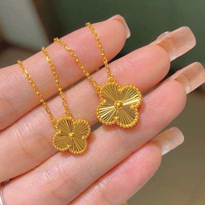 Women's Classic Romantic IGI Certified 10K 14K 18K Gold Necklace with Brilliant Cut Diamond for Weddings and Engagements