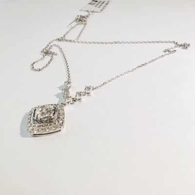Customized Luxury 18k Gold Diamond Necklaces for Women Dainty Square Diamond Handmade for Anniversary Wedding Banquet