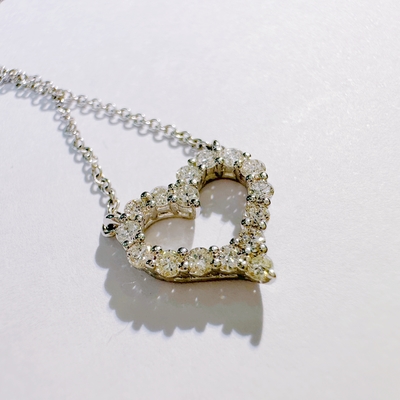 Customized Luxury 18K Gold Heart-Style Pendant Handmade Diamond Necklaces for Women for Anniversary Wedding Banquet