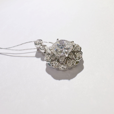 Handmade Luxury 18k Gold Diamond Cluster Pendant Customized Fashion Jewelry Necklace for Women's Anniversary Wedding Banquet