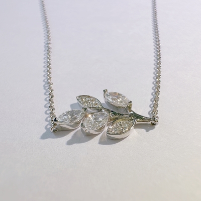 Handmade Luxury 18K Gold Leaf Pendant Necklace New Design Fashion Jewelry Women Customized Diamond Necklaces Anniversary Wedding
