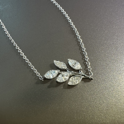 Handmade Luxury 18K Gold Leaf Pendant Necklace New Design Fashion Jewelry Women Customized Diamond Necklaces Anniversary Wedding
