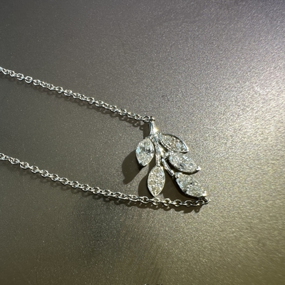 Handmade Luxury 18K Gold Leaf Pendant Necklace New Design Fashion Jewelry Women Customized Diamond Necklaces Anniversary Wedding