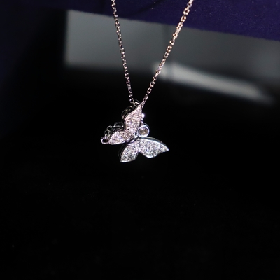 Elegant French Retro Style 18K Gold Pendant Necklace Butterfly Design Luxury Lab Grown Diamond Jewelry VVS Clarity IGI Weddings