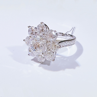 18K Gold Customized Fine Jewelry IGI GIA Lab Grown Diamond Flower Ring for Women Engagement Wedding Banquet