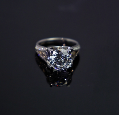 Bullhead 18K Gold Customized Fine Jewelry IGI GIA Lab Grown Diamond Engagement Wedding and Banquet Rings