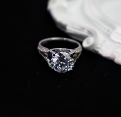 Bullhead 18K Gold Customized Fine Jewelry IGI GIA Lab Grown Diamond Engagement Wedding and Banquet Rings