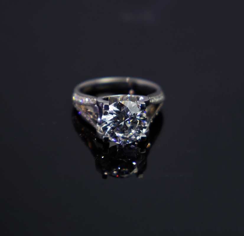 Bullhead 18K Gold Customized Fine Jewelry IGI GIA Lab Grown Diamond Engagement Wedding and Banquet Rings